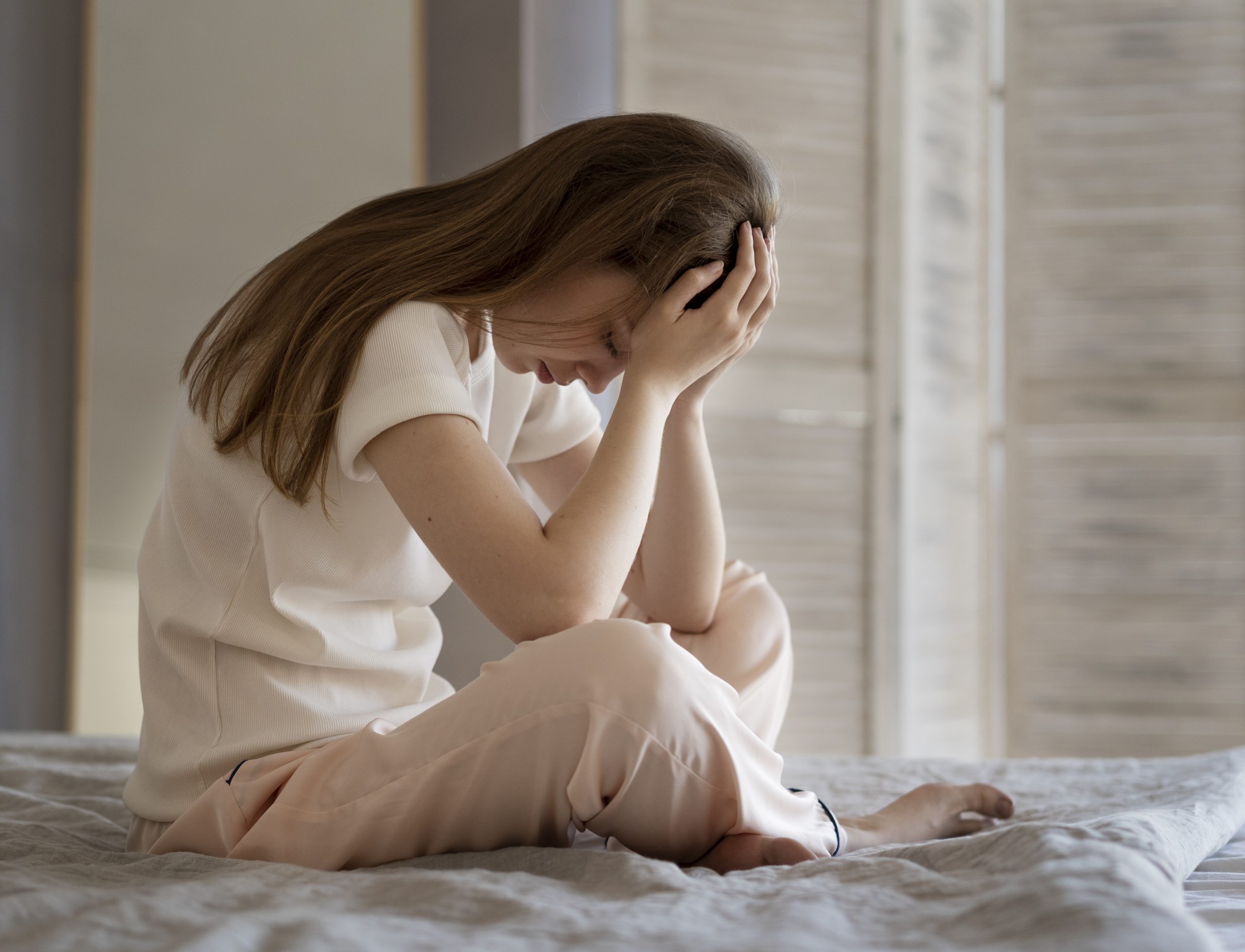 Crise de saúde mental: afastamentos por ansiedade e depressão batem recorde no Brasil. Veja os dados, principais causas e os riscos para as empresas.